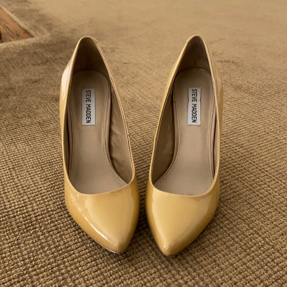 Steve Madden Blush Patent Pointy Pumps - Picture 1 of 6